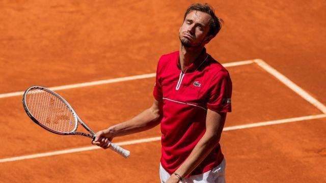 红土蜜月期仅持续1天 梅德维德夫又被“打回原形”？